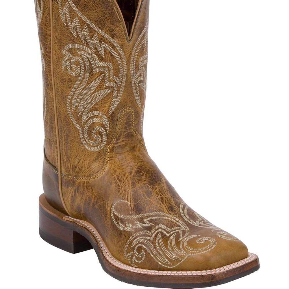 Justin “bent rail” cowboy boots. Size 7.5.
